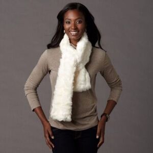 *FOSSIL* White Faux Fur Pull-Through Scarf